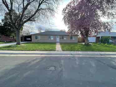 Room for Rent in Aurora - $()/m