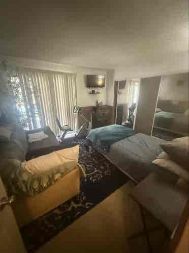 Private Room to Rent
