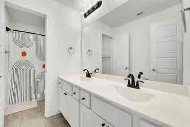 Furnished rooms close to TWU/UNT