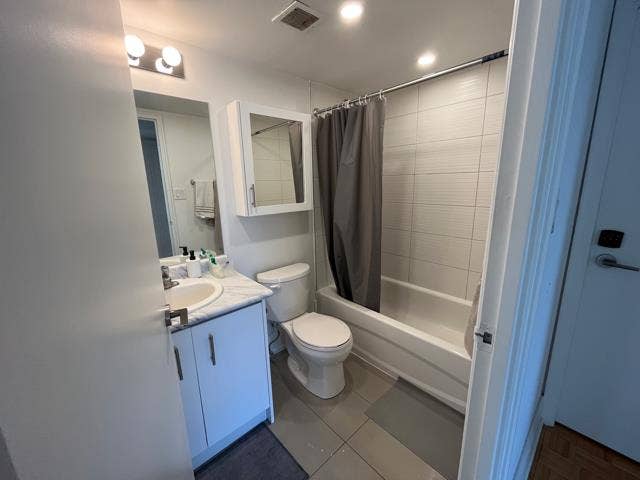 1 bed in spacious yorkville condo