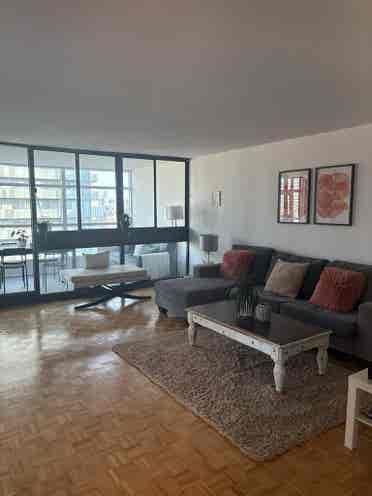1 bed in spacious yorkville condo