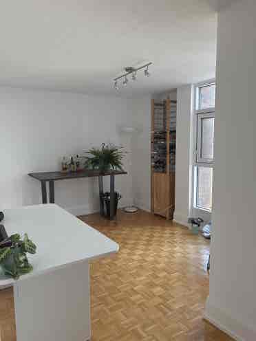 1 bed in spacious yorkville condo