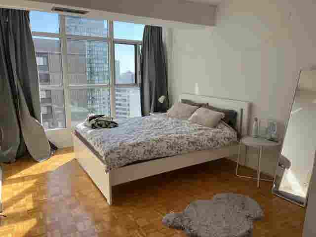 1 bed in spacious yorkville condo