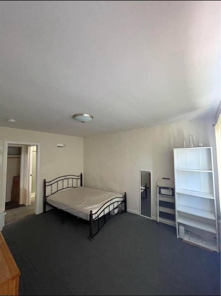 Master Bedroom in Daly City!