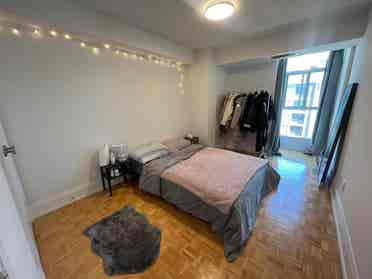 1 bed in spacious yorkville condo