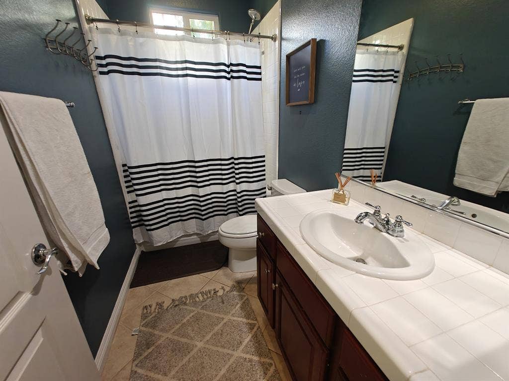 Private Room and Bath in SEH
