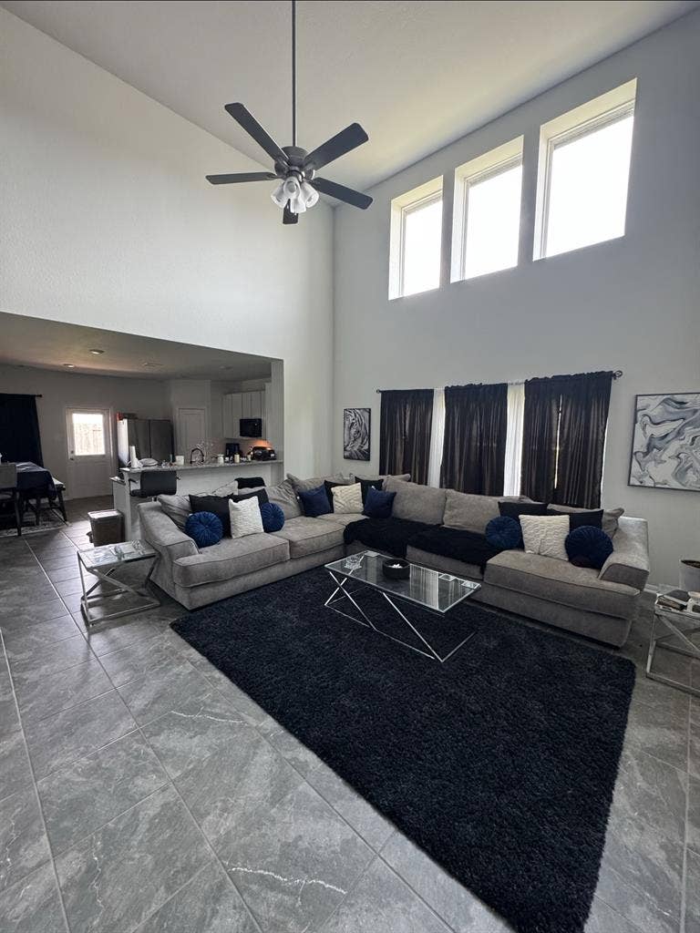 Bedroom for Rent!