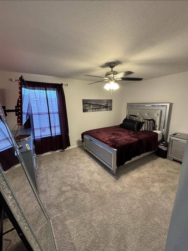 Bedroom for Rent!