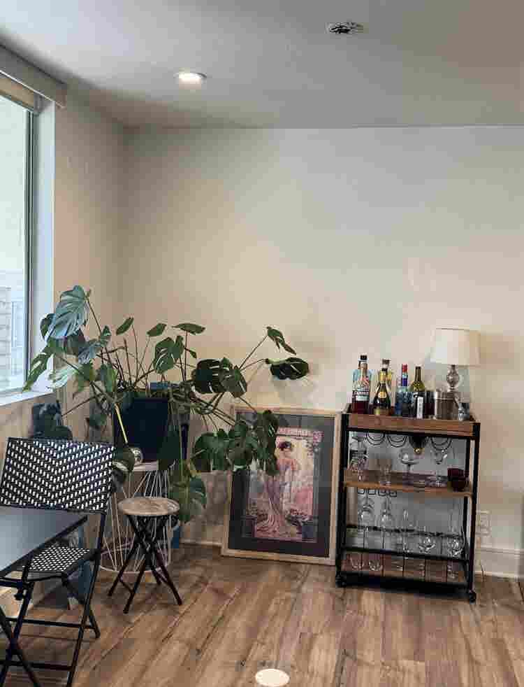 New Listing in Beachwood Canyon!