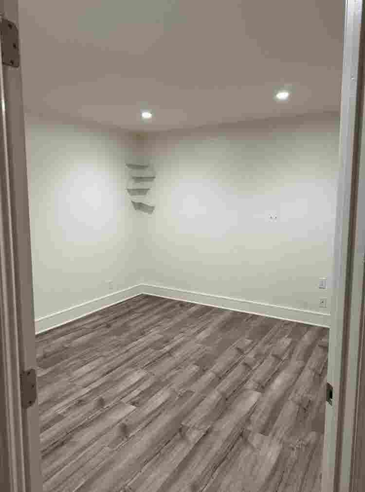 New Listing in Beachwood Canyon!