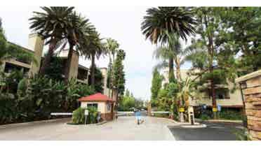 Roomate - the Met Woodland Hills