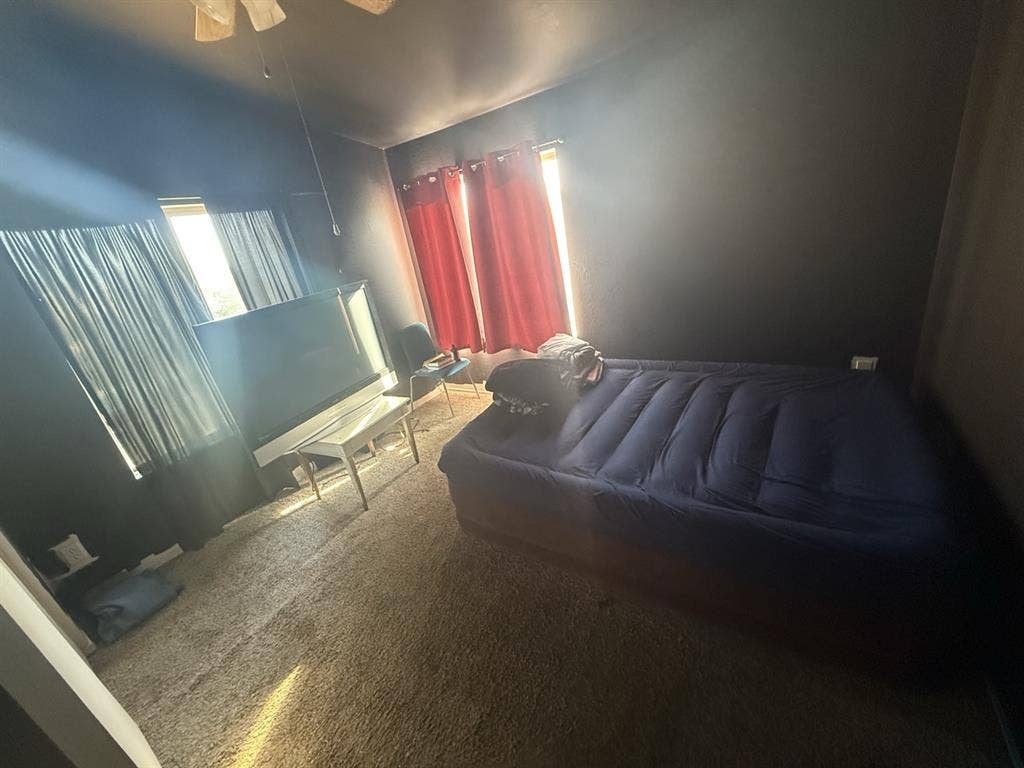 Room for rent $