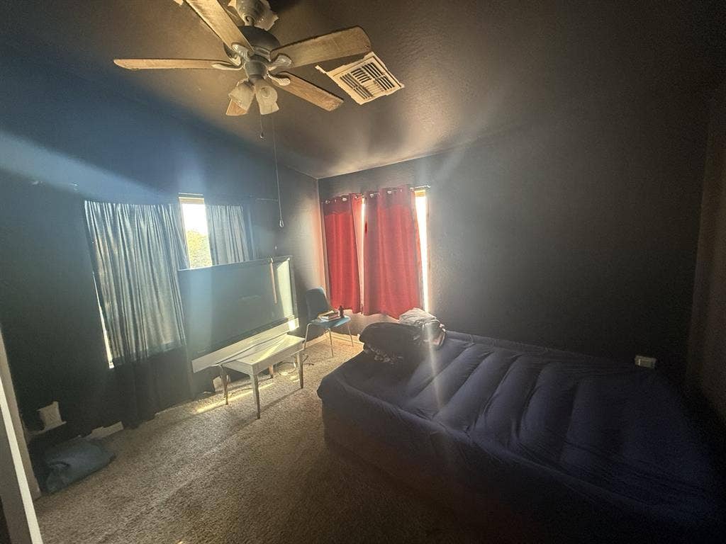 Room for rent $