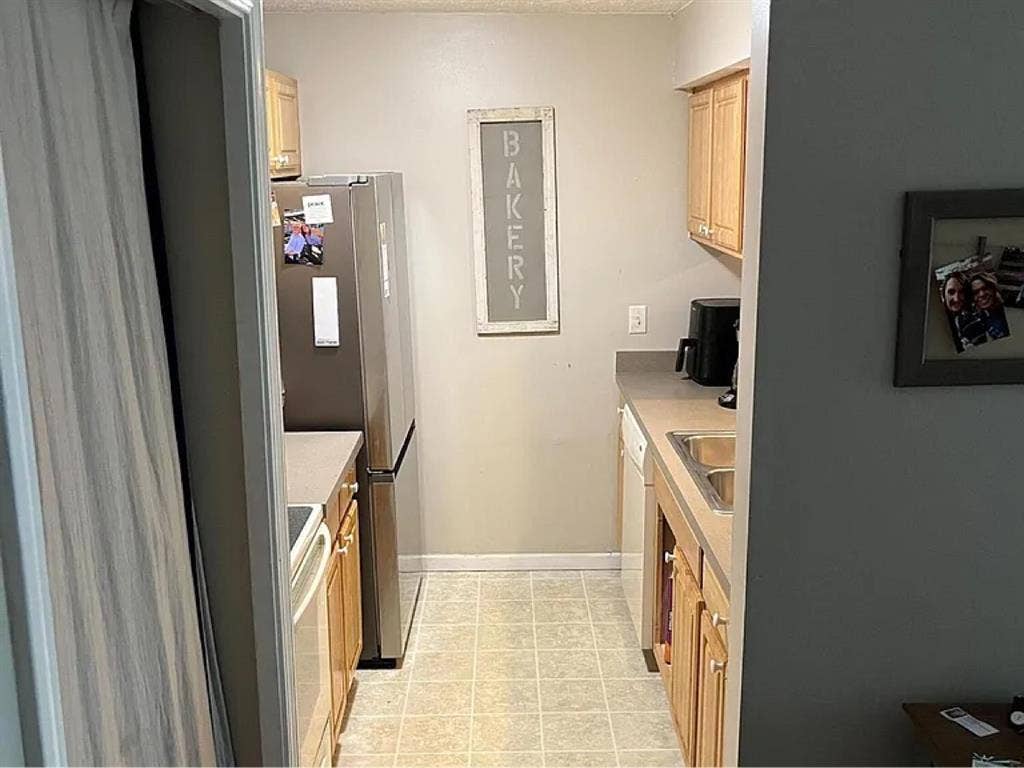 Grad-Owned Condo Seeking Roommate!