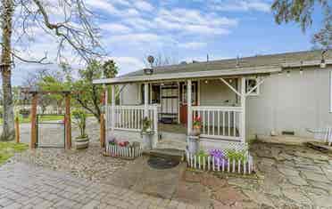 2 rooms for rent with a shared bath