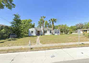 Charming Home in Clermont.