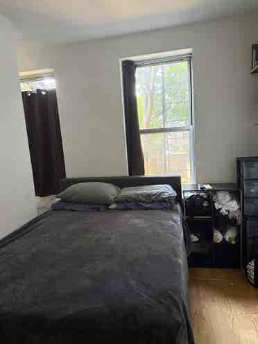 1 private Room in a cozy 2B apt