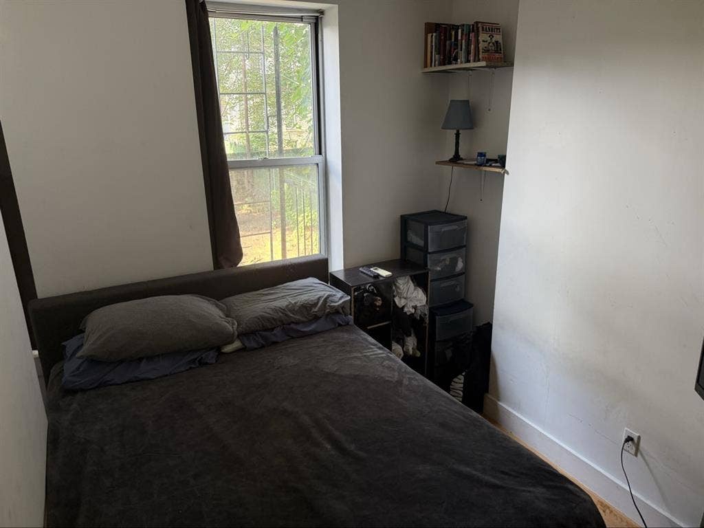 1 private Room in a cozy 2B apt