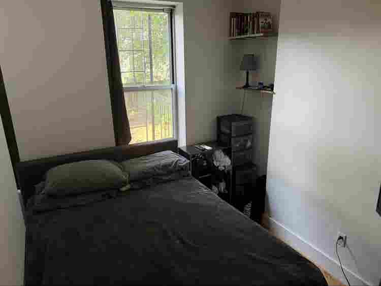 1 private Room in a cozy 2B apt