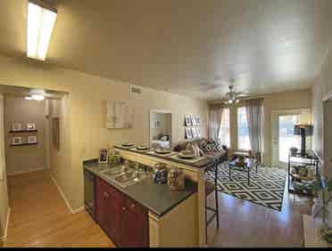 SUBLEASE AVAILABLE- $
/
mo! 🏡