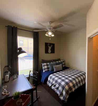 SUBLEASE AVAILABLE- $
/
mo! 🏡