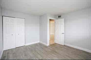 Private Room/Bath - Available Sep