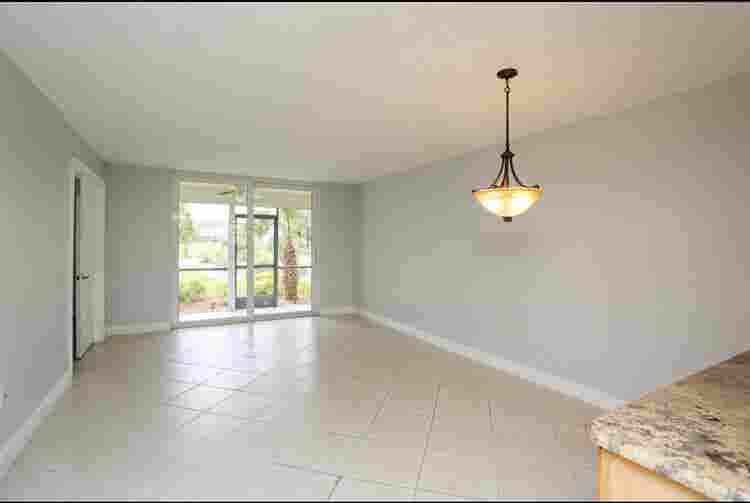 Private Room/Bath - Available Sep