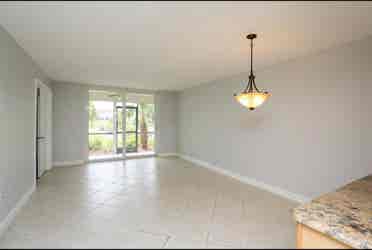 Private Room/Bath - Available Sep