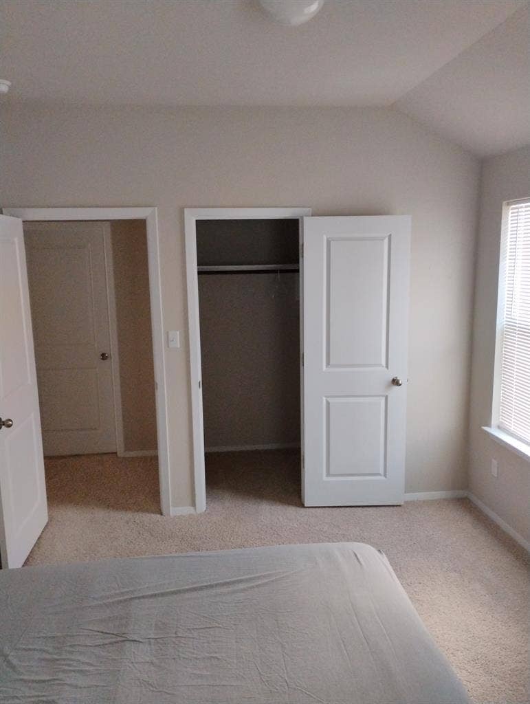 New room in quiet, clean home