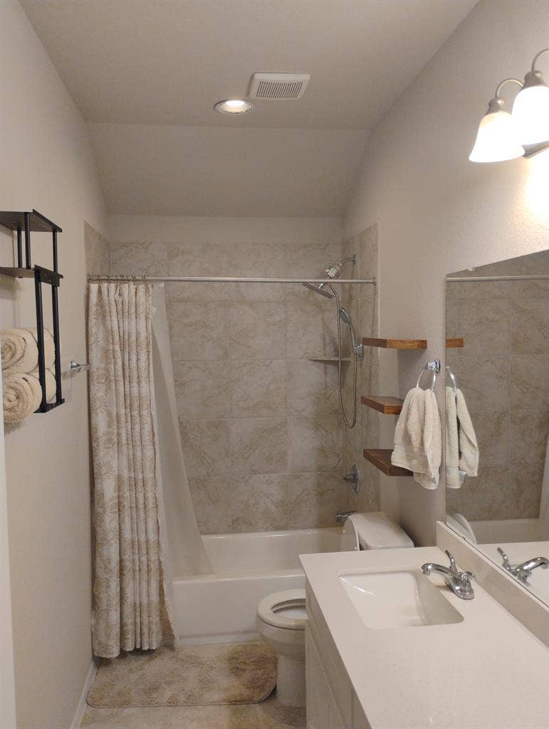 New room in quiet, clean home