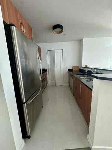 Roommate Male or female in Bth