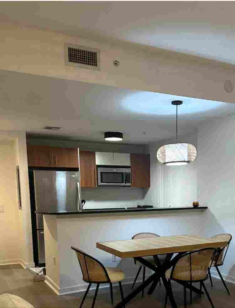 Roommate Male or female in Bth