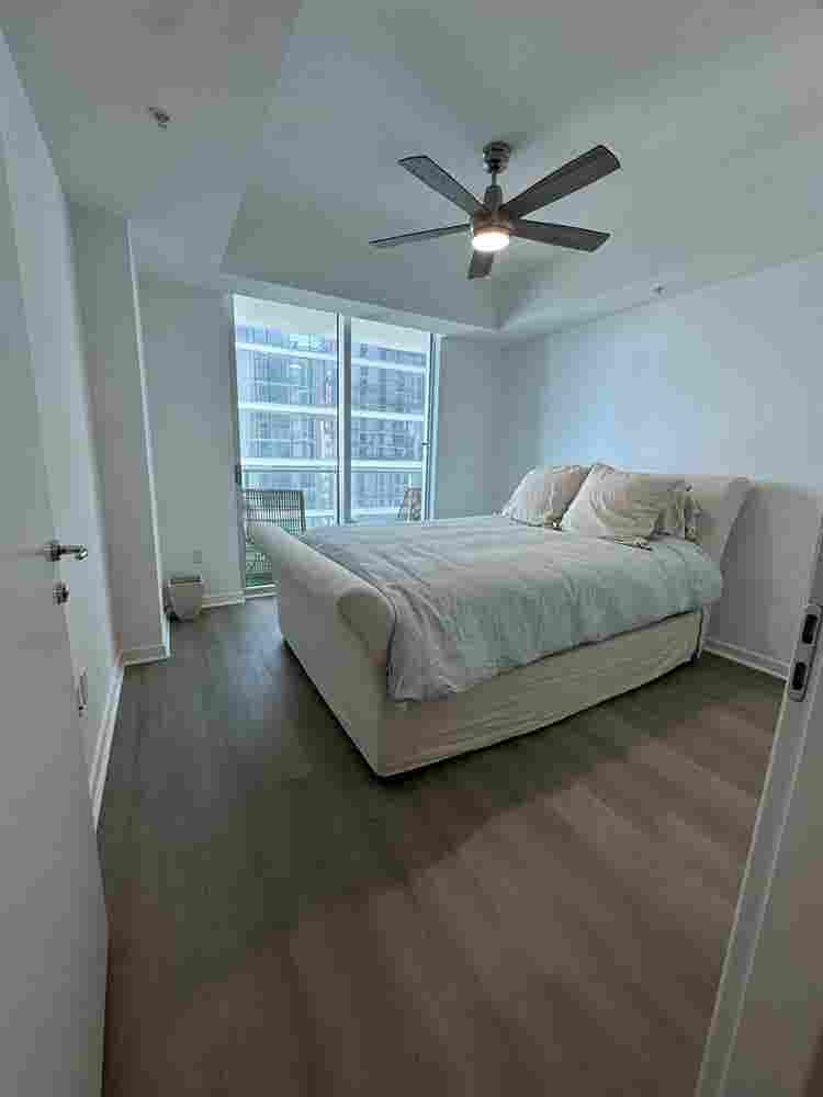 Roommate Male or female in Bth