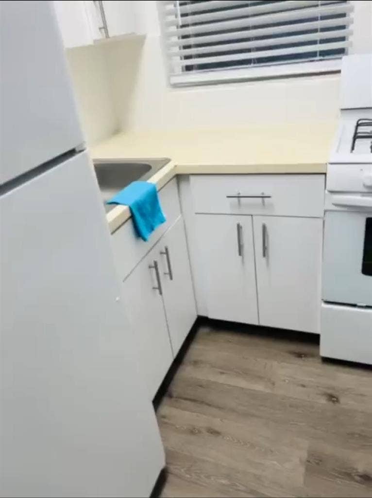 Looking for a  Roommate (Women only