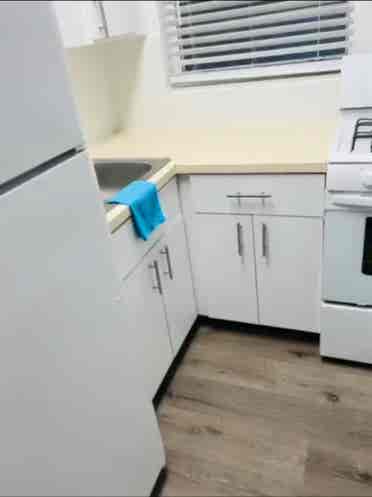 Looking for a  Roommate (Women only