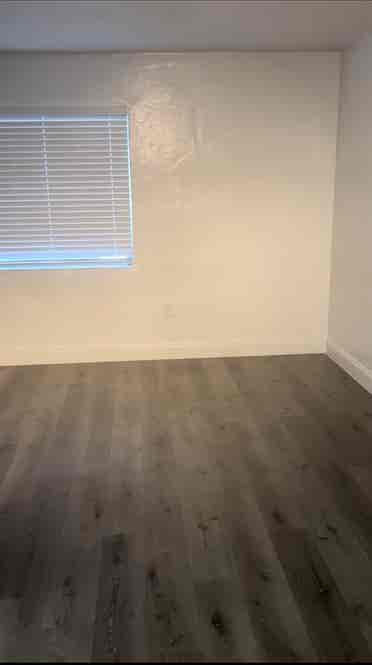 Looking for a  Roommate (Women only