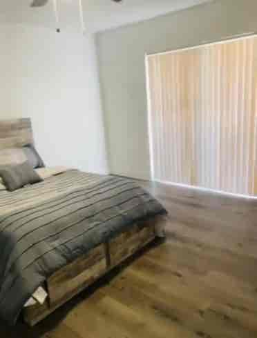 Looking for a  Roommate (Women only