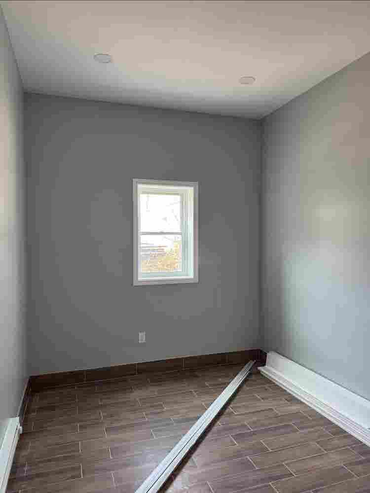 3 large bedrooms in valley stream