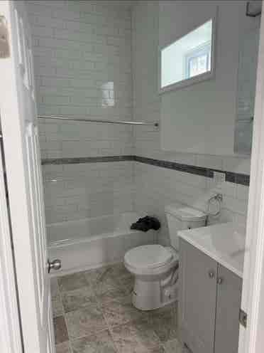 3 large bedrooms in valley stream