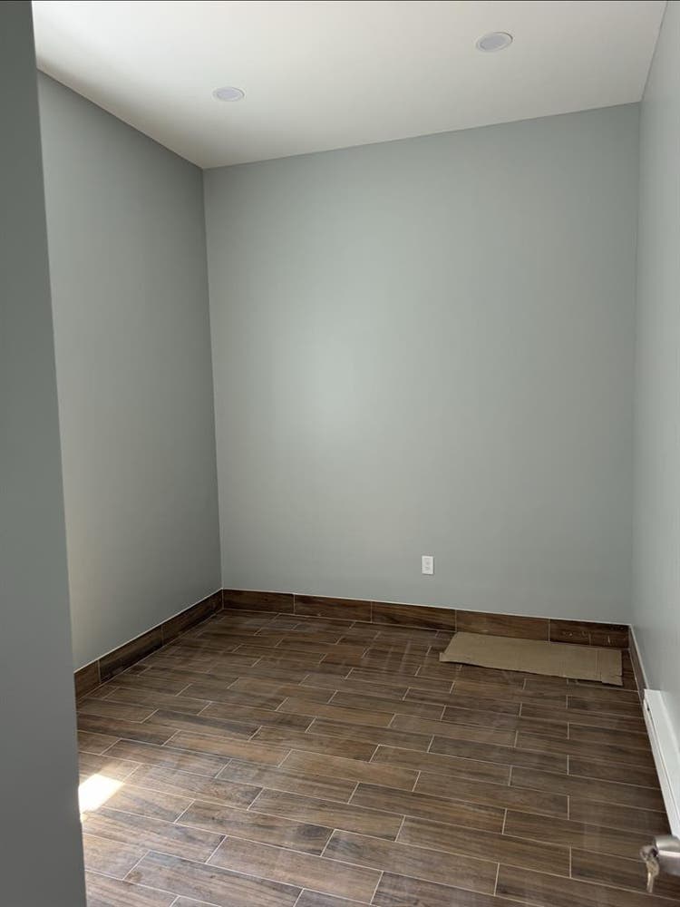 3 large bedrooms in valley stream