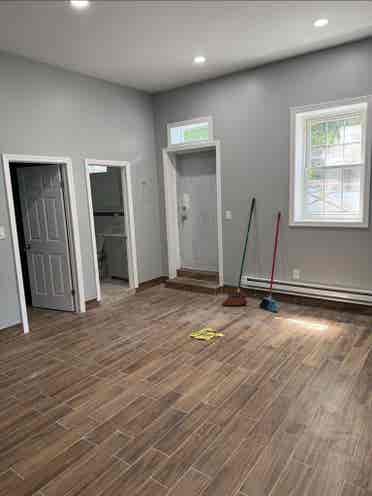 3 large bedrooms in valley stream