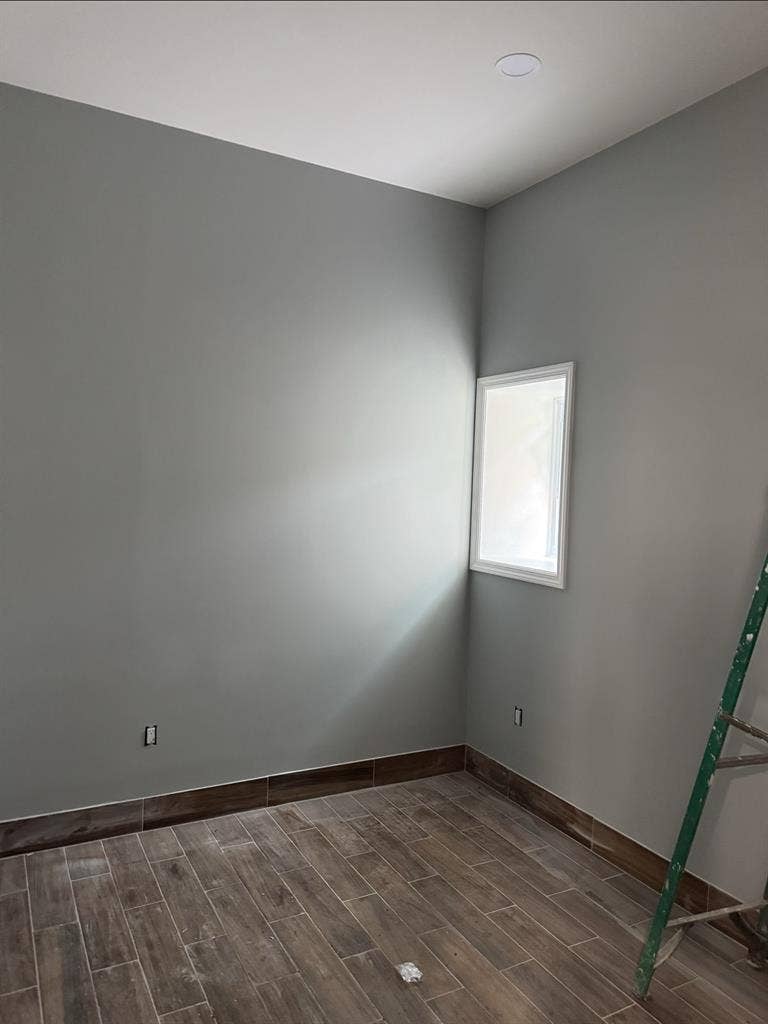 3 large bedrooms in valley stream