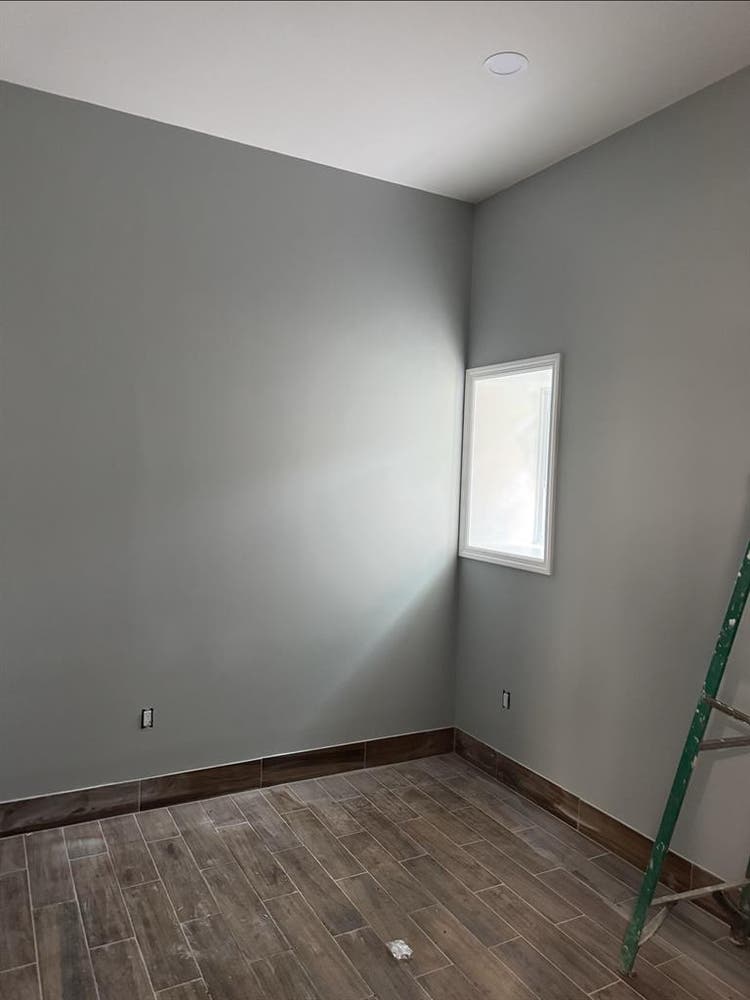 3 large bedrooms in valley stream