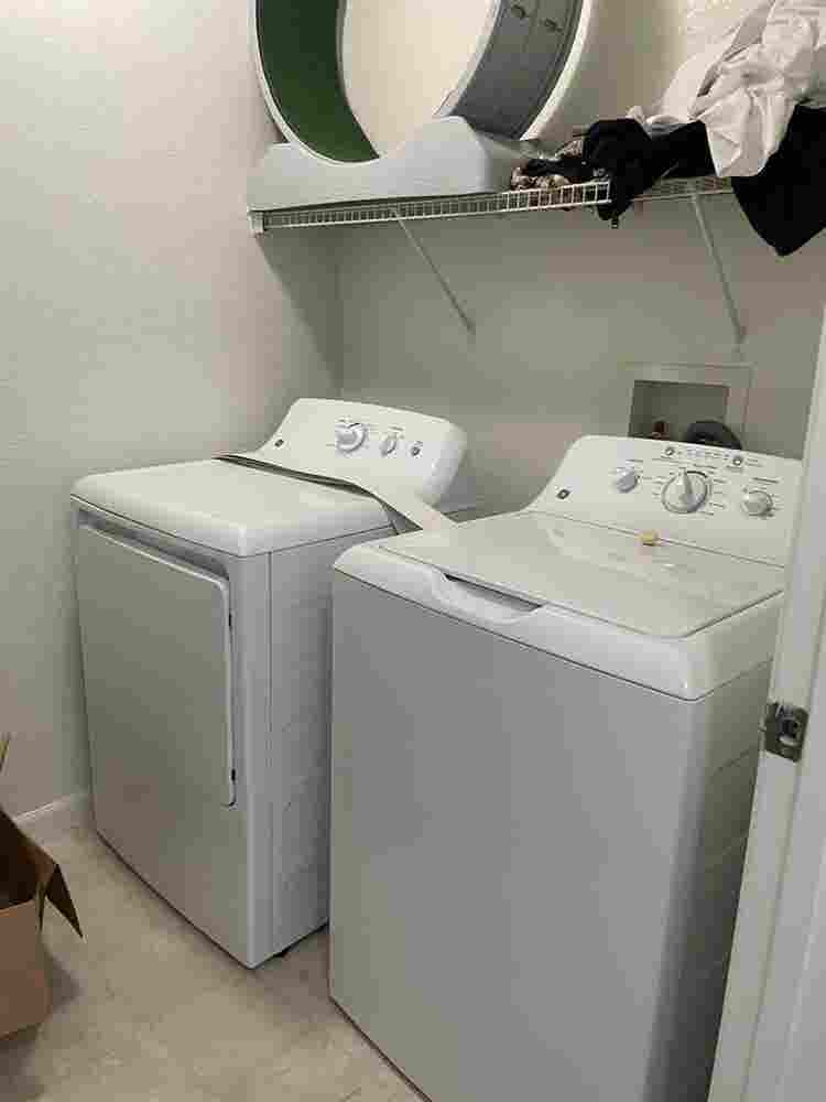 All utilities included room &bathro