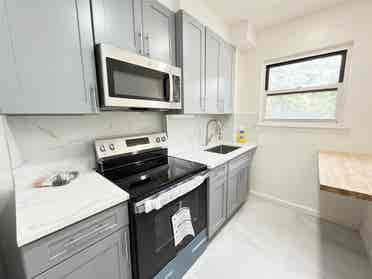 Sunnyside - Looking for Suitemate