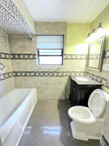 Sunnyside - Looking for Suitemate