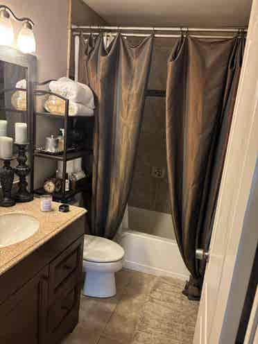 Irvine /woodbridge home share