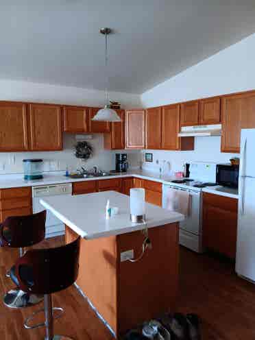 Looking for roomate in Elkhorn, Wi.
