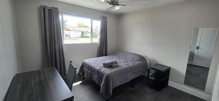 Furnished Room. Util+WIFI included