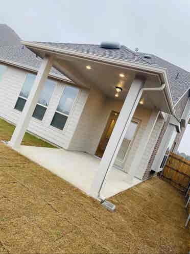 Beautiful home in Sheppards Place!